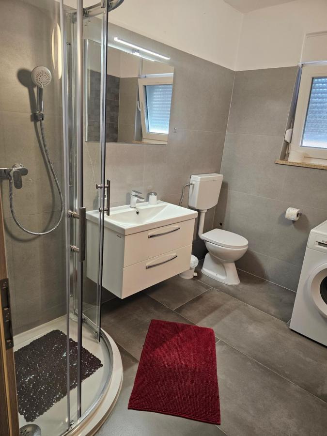 Viktorija Appartement *